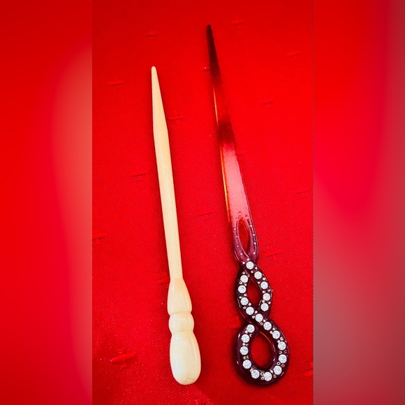 Jewelry - Vintage Hair Stick Set in Brown and Cream